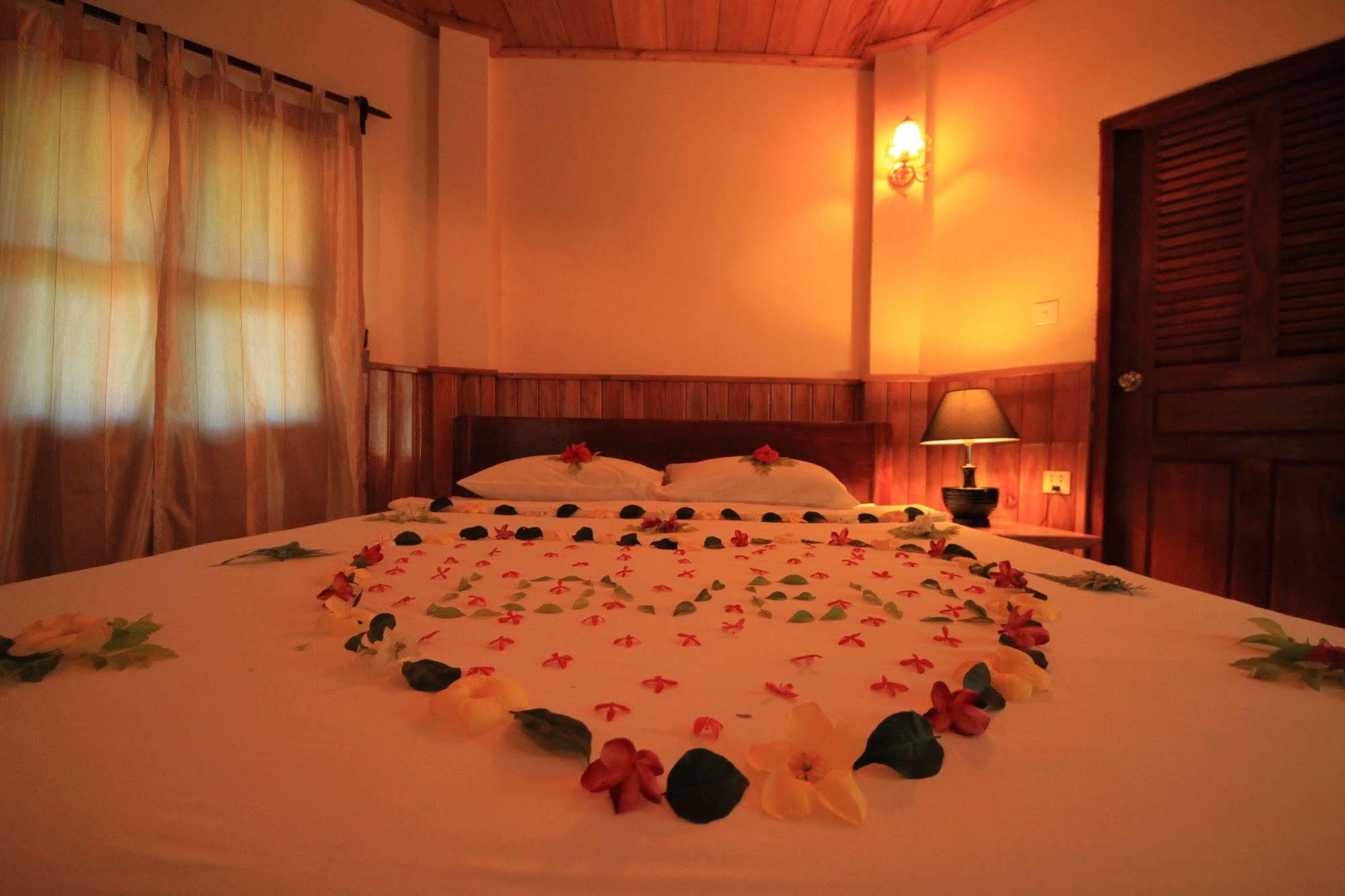 Spring Valley Resort Kep Bagian luar foto